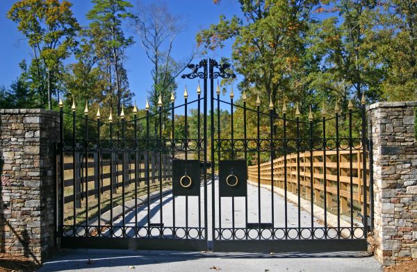 Lancaster Driveway Gate Service
